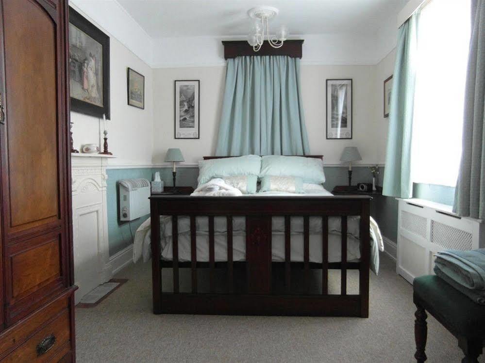 Bed and Breakfast Saint Hilda'S House Уитби Экстерьер фото