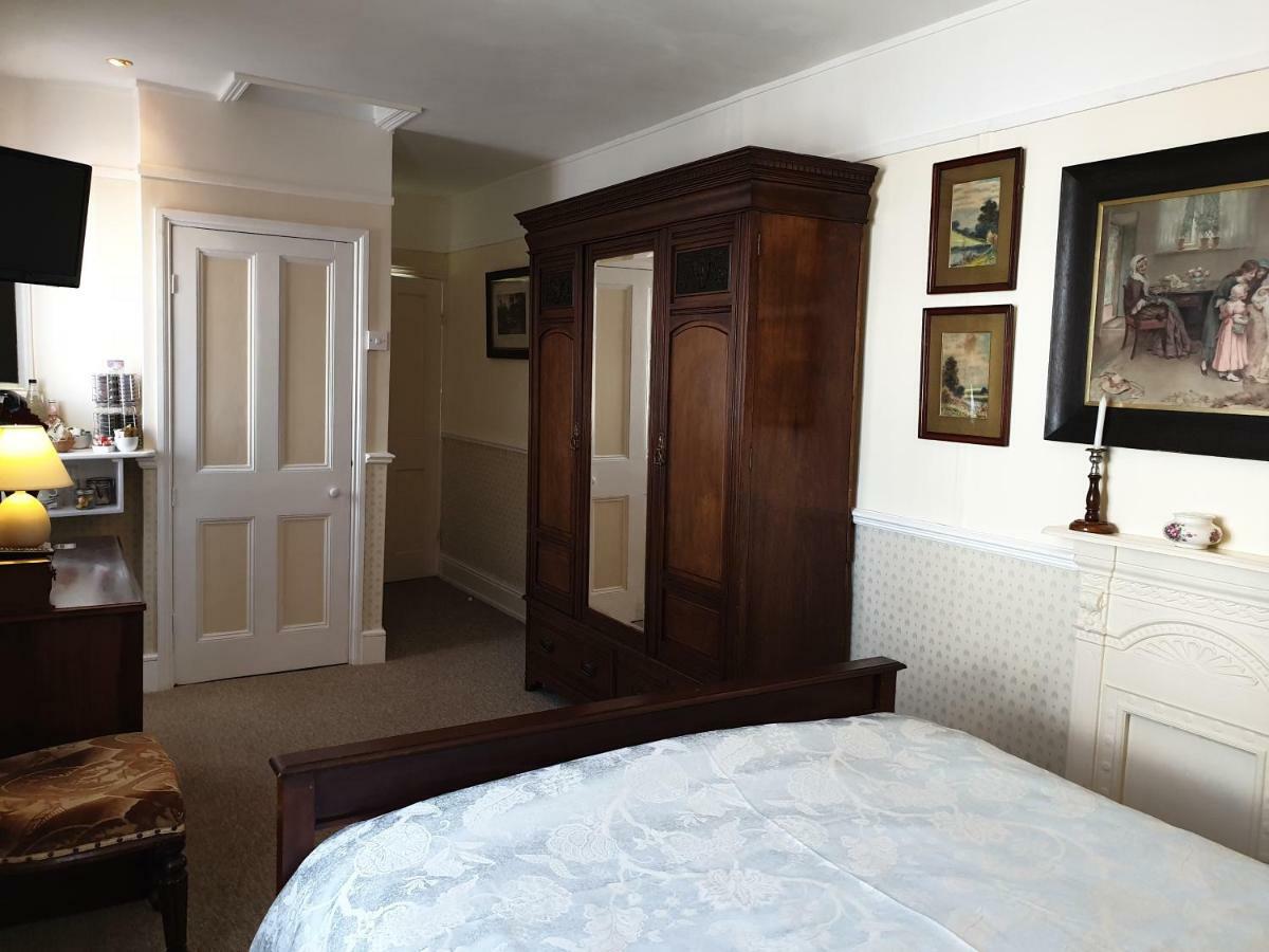 Bed and Breakfast Saint Hilda'S House Уитби Экстерьер фото
