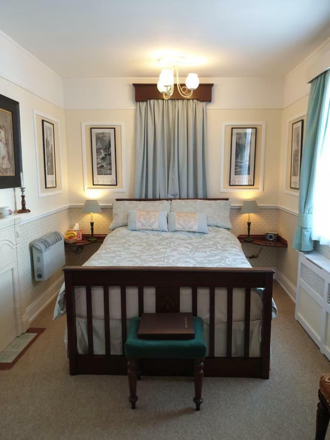 Bed and Breakfast Saint Hilda'S House Уитби Экстерьер фото