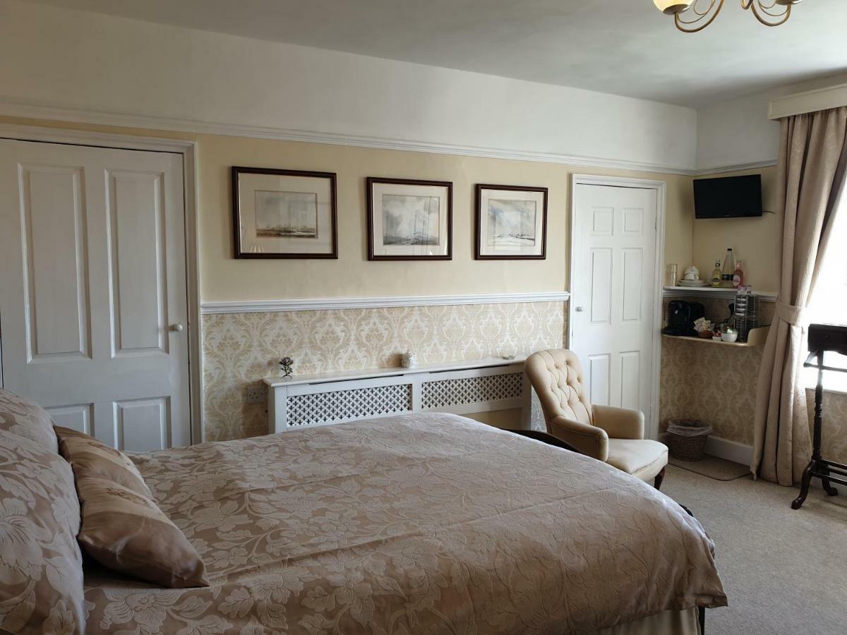 Bed and Breakfast Saint Hilda'S House Уитби Экстерьер фото