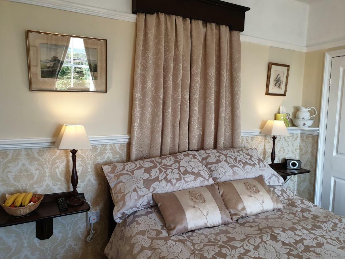 Bed and Breakfast Saint Hilda'S House Уитби Экстерьер фото