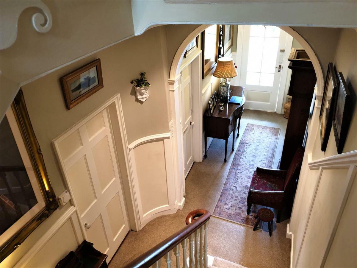 Bed and Breakfast Saint Hilda'S House Уитби Экстерьер фото
