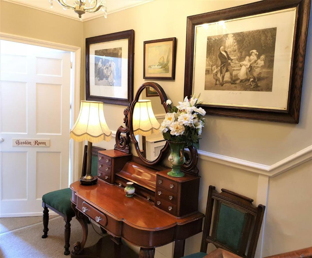 Bed and Breakfast Saint Hilda'S House Уитби Экстерьер фото